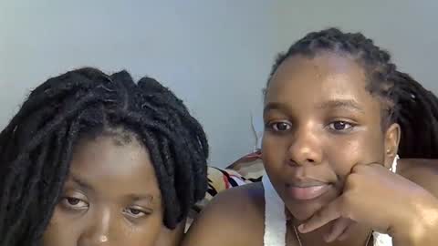 sleciah online show from November 2025 07:17:01 PM