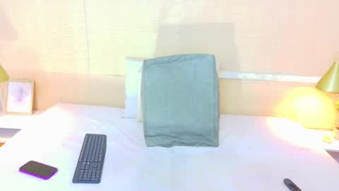 slim_chocobar18 online show from January 2026 02:08:01 PM