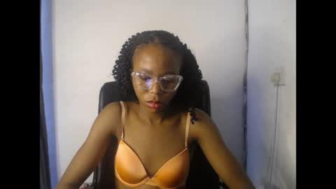 Snapshot of slim_ebonypet chatting on April 2026 10:30:02 AM Crystal online show from April 2026 10:30:02 AM
