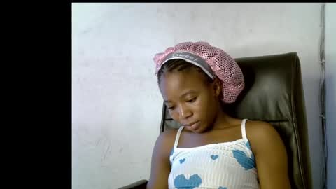 Snapshot of slim_ebonypet chatting on April 2026 11:42:01 AM Crystal online show from April 2026 11:42:01 AM
