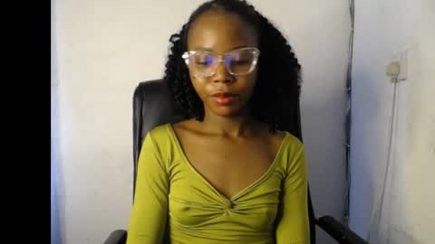 Snapshot of slim_ebonypet chatting on April 2026 10:58:02 AM Crystal online show from April 2026 10:58:02 AM