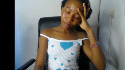 Snapshot of slim_ebonypet chatting on May 2026 01:38:01 PM Crystal online show from May 2026 01:38:01 PM