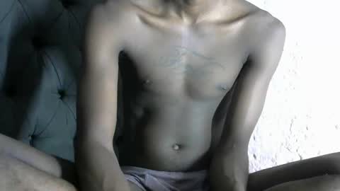 Snapshot of slim_long01 chatting on March 2025 08:10:02 PM slim long01 online show from March 2025 08:10:02 PM