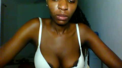 slimandthick1 online show from March 2026 12:40:01 AM