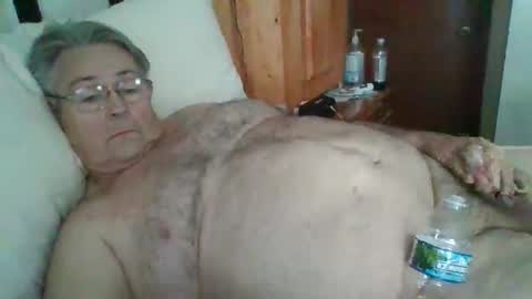 slippery_duck online show from April 2026 06:17:02 PM