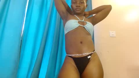 Snapshot of slutty_charmz chatting on September 2025 06:46:02 AM Bree online show from September 2025 06:46:02 AM