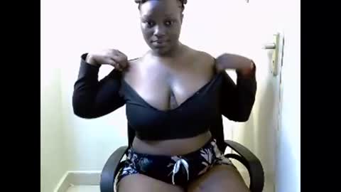 Snapshot of sluttydevil6 chatting on January 2025 03:39:02 PM sluttydevil6 online show from January 2025 03:39:02 PM