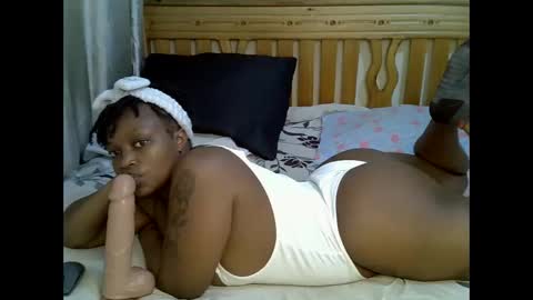 Snapshot of sluttydevil6 chatting on September 2025 01:38:02 AM sluttydevil6 online show from September 2025 01:38:02 AM