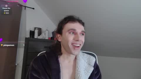 Natsu online show from November 2025 06:20:01 PM