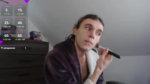 Natsu online show from December 2025 06:39:01 PM