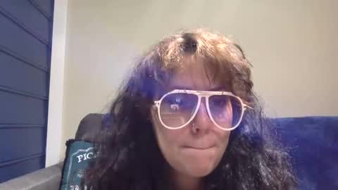 Snapshot of sluttylittlexxx chatting on November 2025 04:25:02 AM SluttyLittleXXX online show from November 2025 04:25:02 AM