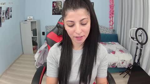 small_horny_girl online show from October 2025 06:25:02 AM