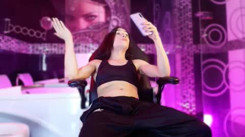 Small Hot19 online show from April 2026 10:31:01 AM