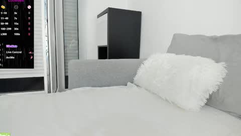 Snapshot of smallcherries chatting on February 2026 06:26:01 AM Vanessa online show from February 2026 06:26:01 AM