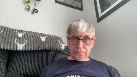 SmallSi online show from April 2026 01:34:02 PM