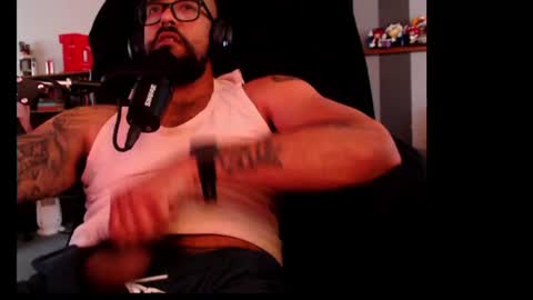 Snapshot of smalltowndaddy chatting on June 2026 11:05:01 PM Smalltowndaddy online show from June 2026 11:05:01 PM