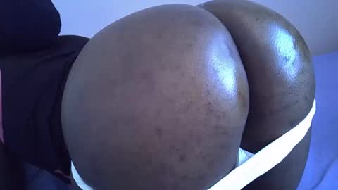 Snapshot of smart_lilly chatting on February 2026 05:47:01 AM smart_lilly online show from February 2026 05:47:01 AM