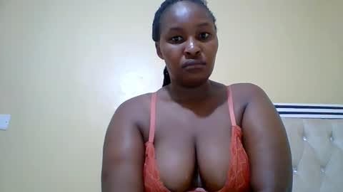 Snapshot of smartqueen1 chatting on May 2026 01:12:01 AM Katerina online show from May 2026 01:12:01 AM