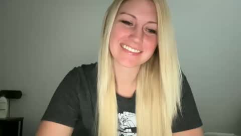 smexxii93 online show from October 2025 02:28:02 PM