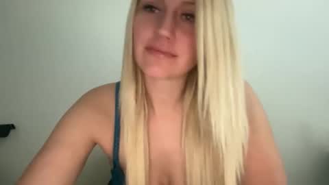 smexxii93 online show from November 2025 05:13:02 PM