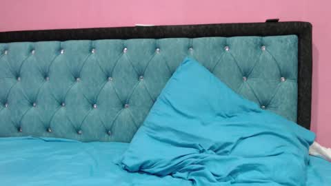 Snapshot of smile_cute_fox chatting on December 2024 08:41:01 AM smile_cute_fox online show from December 2024 08:41:01 AM