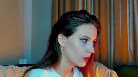 Snapshot of smile_forever_ chatting on September 2025 09:09:02 AM Bella online show from September 2025 09:09:02 AM