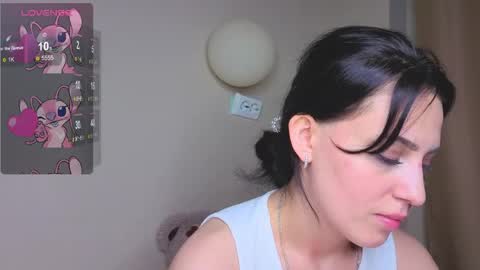 Bella online show from April 2026 08:57:02 PM