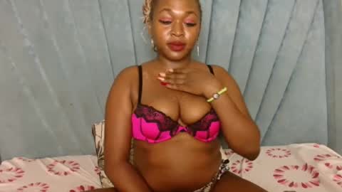 smiley_berry online show from January 2026 12:25:01 AM