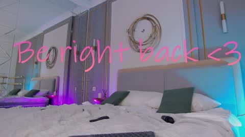 Mia online show from February 2025 11:12:02 AM