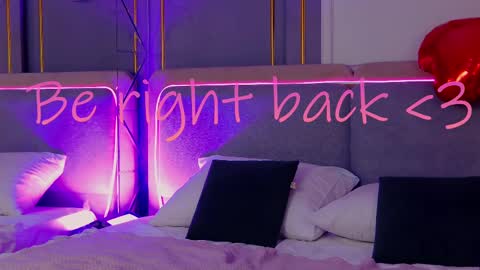 Mia online show from February 2025 08:21:02 AM