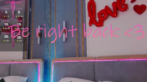 Mia online show from February 2025 08:22:02 AM