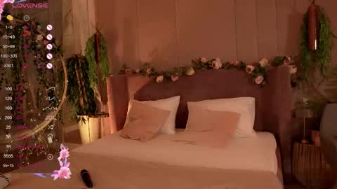 Mia online show from October 2025 05:17:02 AM