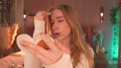 Mia online show from February 2026 05:08:01 AM