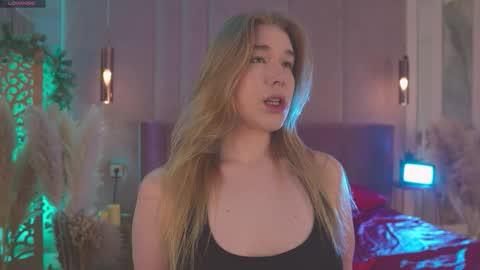 Mia online show from March 2026 05:08:01 AM