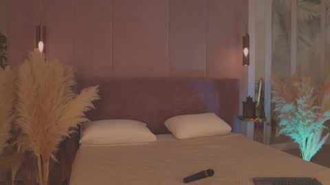 Mia online show from April 2026 05:12:02 AM