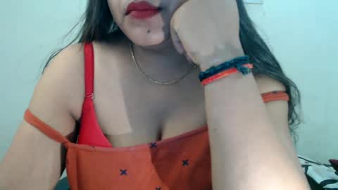 Snapshot of smiley_queen99 chatting on June 2026 01:25:01 AM smiley online show from June 2026 01:25:01 AM