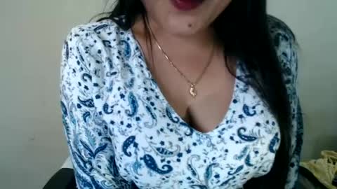 Snapshot of smiley_queen99 chatting on June 2026 11:10:01 AM smiley online show from June 2026 11:10:01 AM