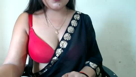 Snapshot of smiley_queen99 chatting on July 2026 04:09:01 AM smiley online show from July 2026 04:09:01 AM