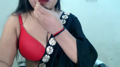 Snapshot of smiley_queen99 chatting on July 2026 01:30:02 AM smiley online show from July 2026 01:30:02 AM
