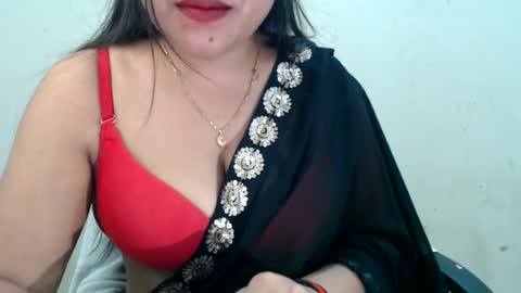 Snapshot of smiley_queen99 chatting on July 2026 02:46:02 AM smiley online show from July 2026 02:46:02 AM