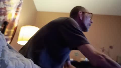 smoke-4-me online show from April 2026 10:02:02 AM