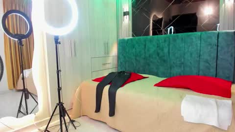 Snapshot of smmy_gil chatting on October 2025 12:04:02 PM Sammy online show from October 2025 12:04:02 PM