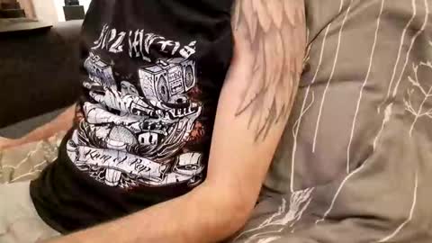 Smokeandwatching online show from September 2025 04:06:01 AM