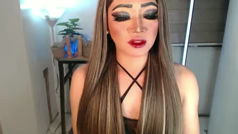 Snapshot of smokeprincess chatting on February 2025 09:48:01 PM Amanda online show from February 2025 09:48:01 PM