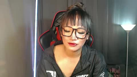 Snapshot of smokeprincess chatting on September 2025 09:28:02 PM Amanda online show from September 2025 09:28:02 PM