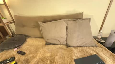 Carolina online show from October 2025 07:15:02 PM