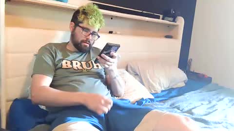 snackonzach online show from September 2025 02:38:02 PM
