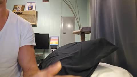 Snackyyyy online show from February 2026 12:01:01 AM