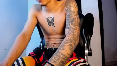 snakebutterfly online show from March 2026 04:45:02 AM