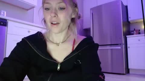 sneakyalicek online show from February 2026 07:14:02 PM